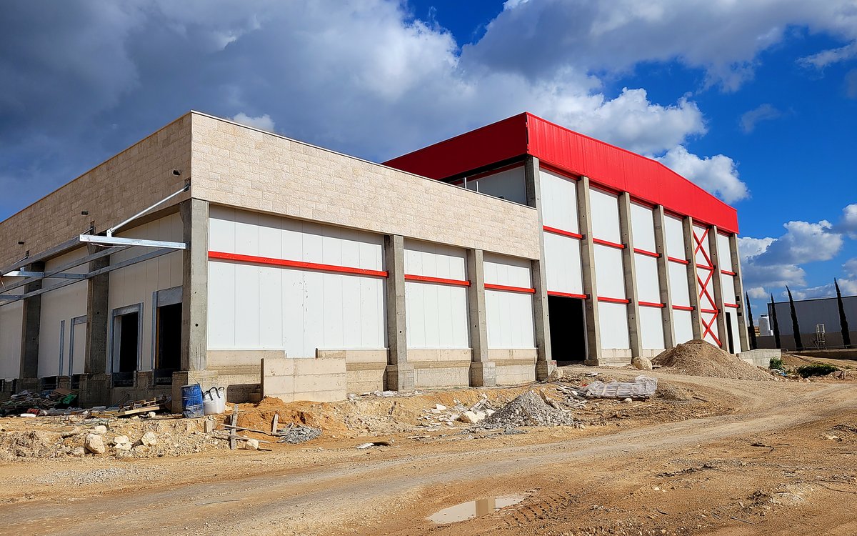 Cream & Red Accent Warehouse — additional view